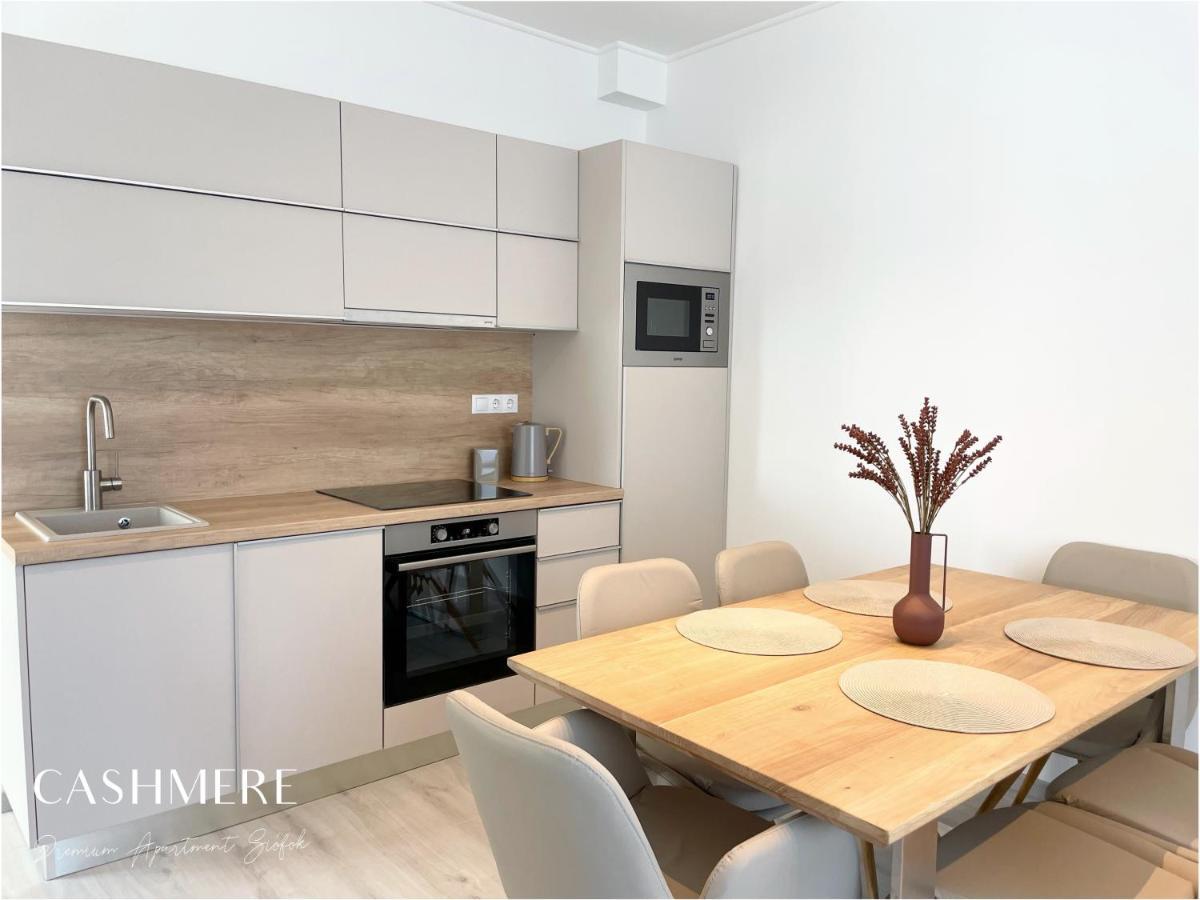 Cashmere Premium Apartment Сиофок Екстериор снимка