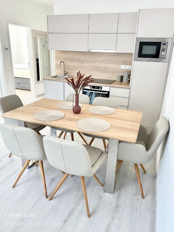 Cashmere Premium Apartment Сиофок Екстериор снимка